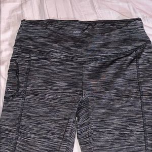 Danskin Capri Leggings